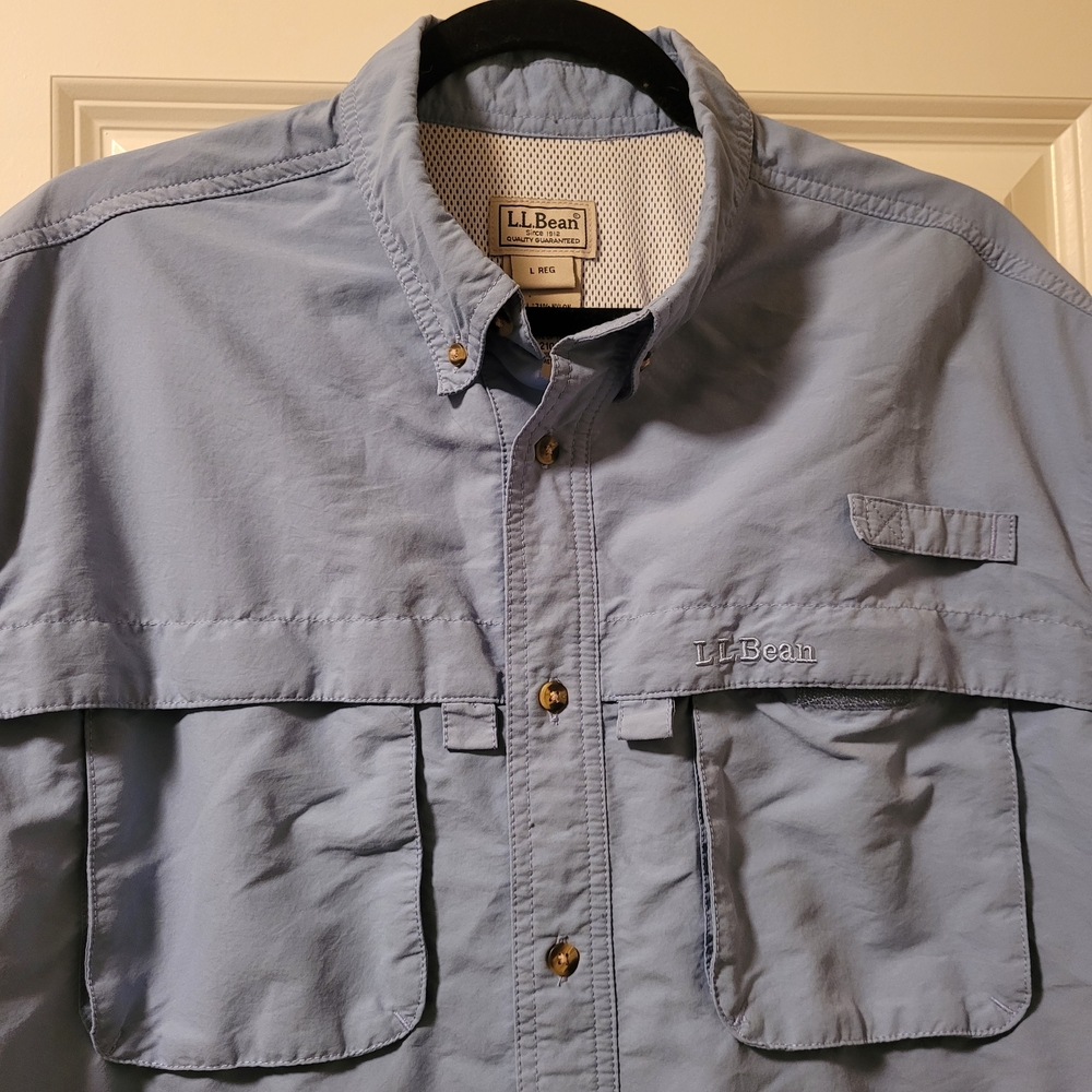 LL Bean Shirt Men's Size L Regular Blue Nylon Mesh Lined Button Up Short Sleeves